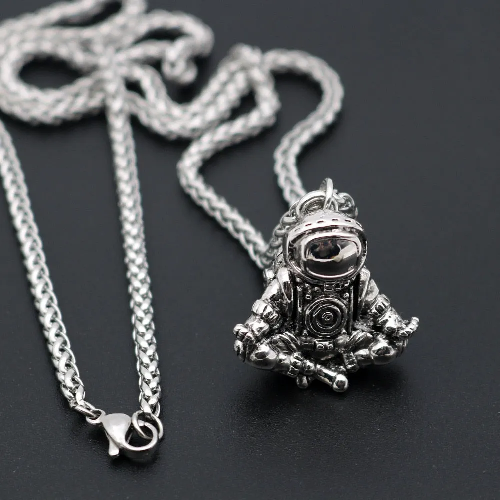 Astronaut Pendant Necklace Galaxy Universe Spaceman Meditation Trinket Retro Stainless Steel Chain Necklace