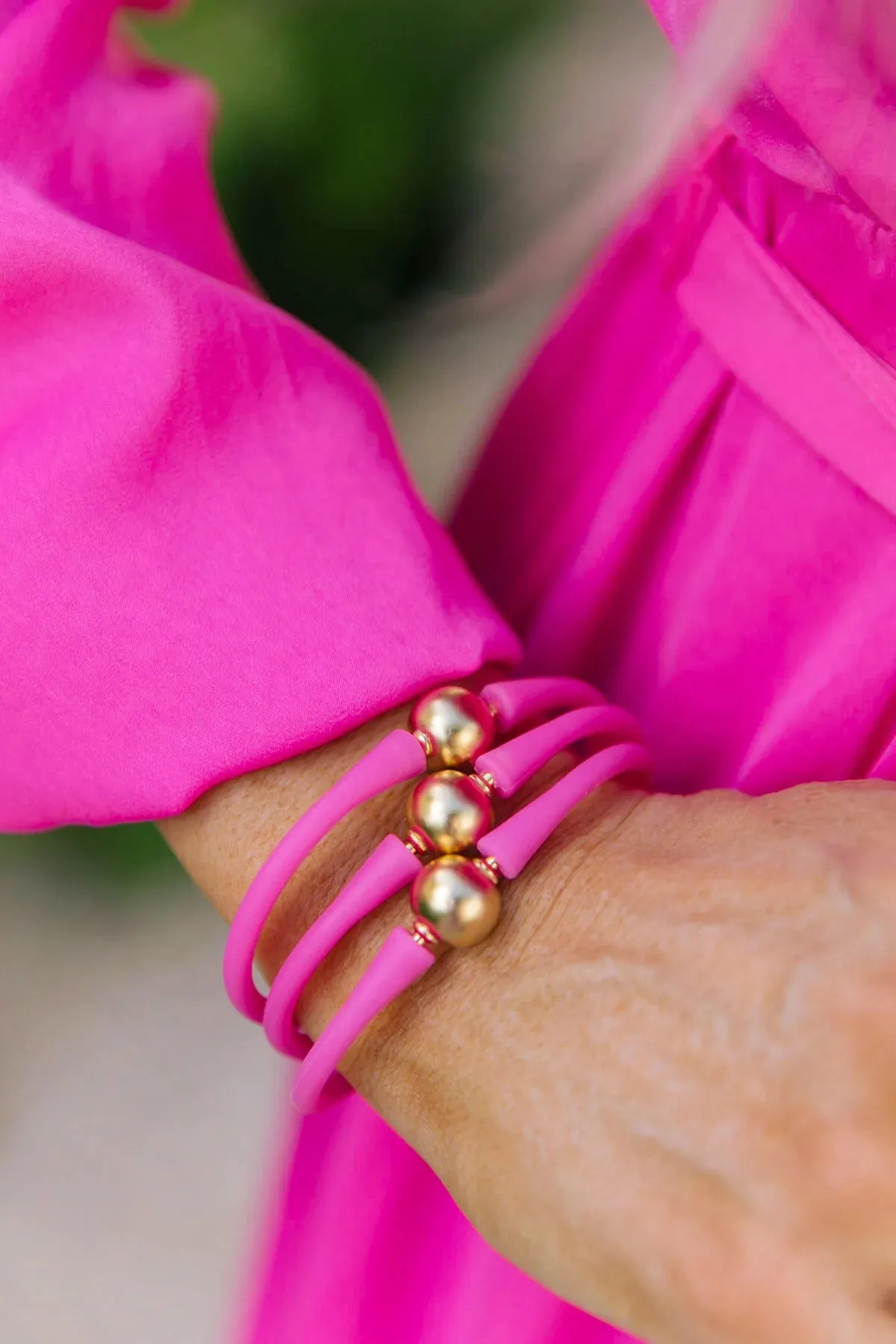 Bali 24K Gold Plated Ball Bead Silicone Bracelet in Fuchsia