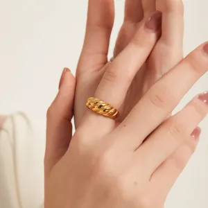 Classic Croissant Ring