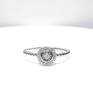 Dainty Classic Round Diamond Ring 14kt