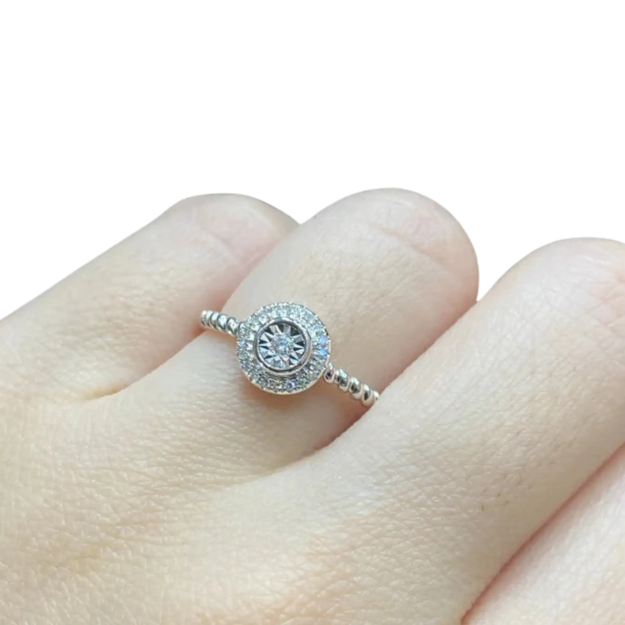 Dainty Classic Round Diamond Ring 14kt