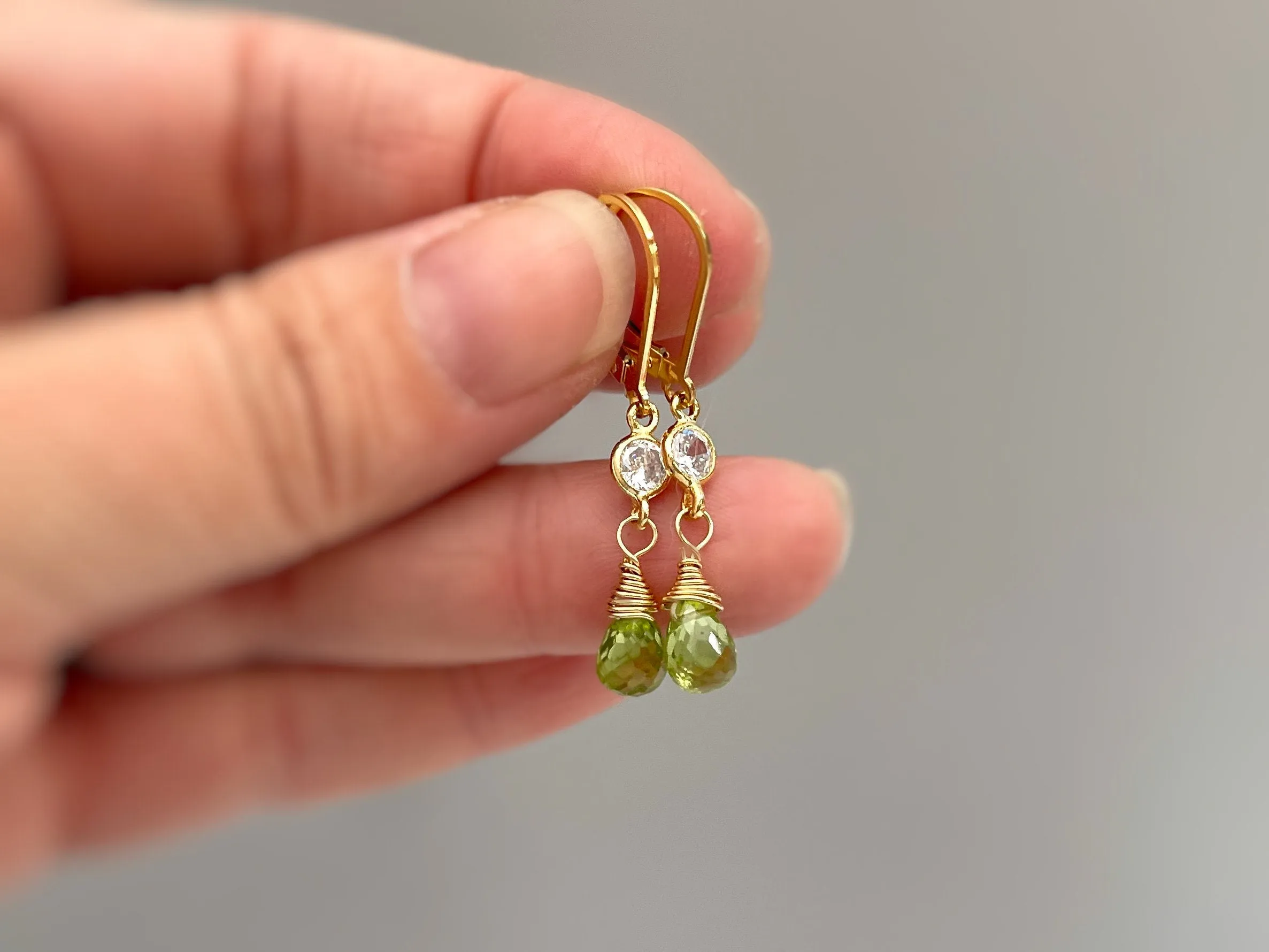 Dainty peridot earrings dangle, 14k Gold crystal