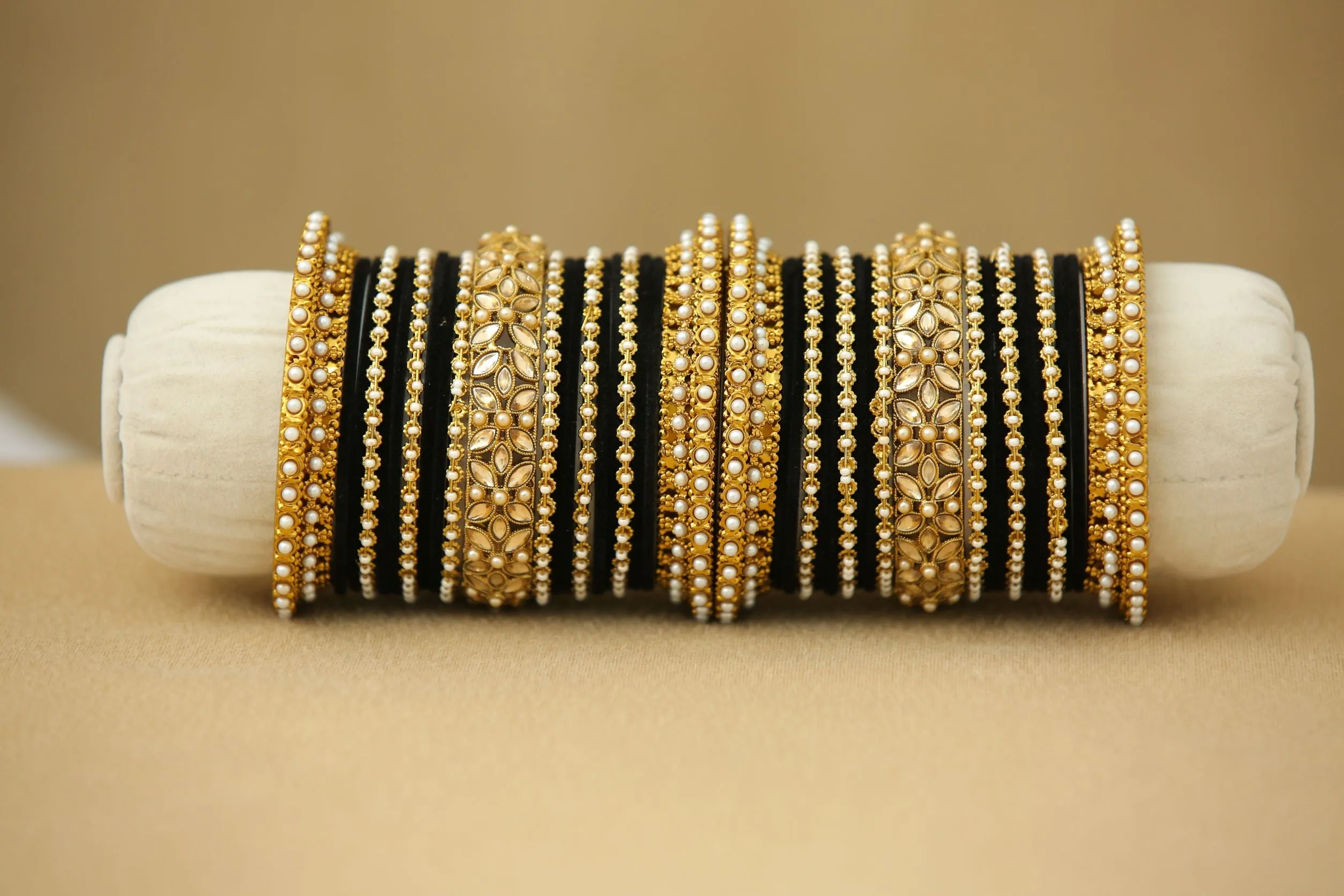 Daksh Bangles