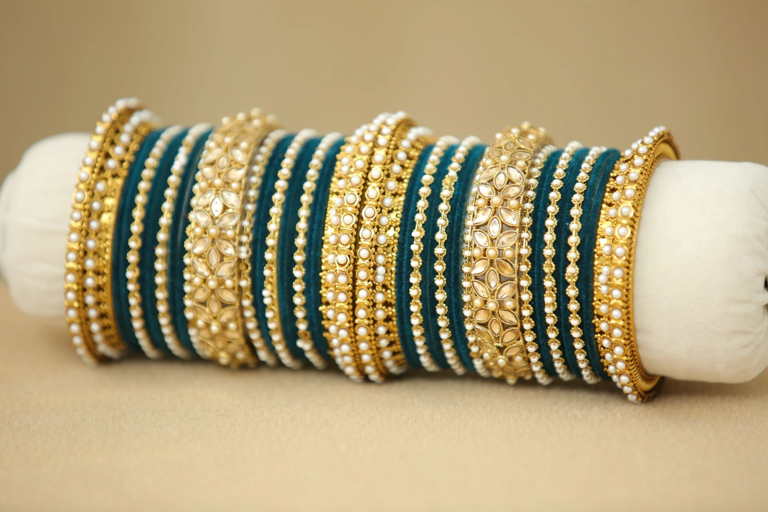 Daksh Bangles