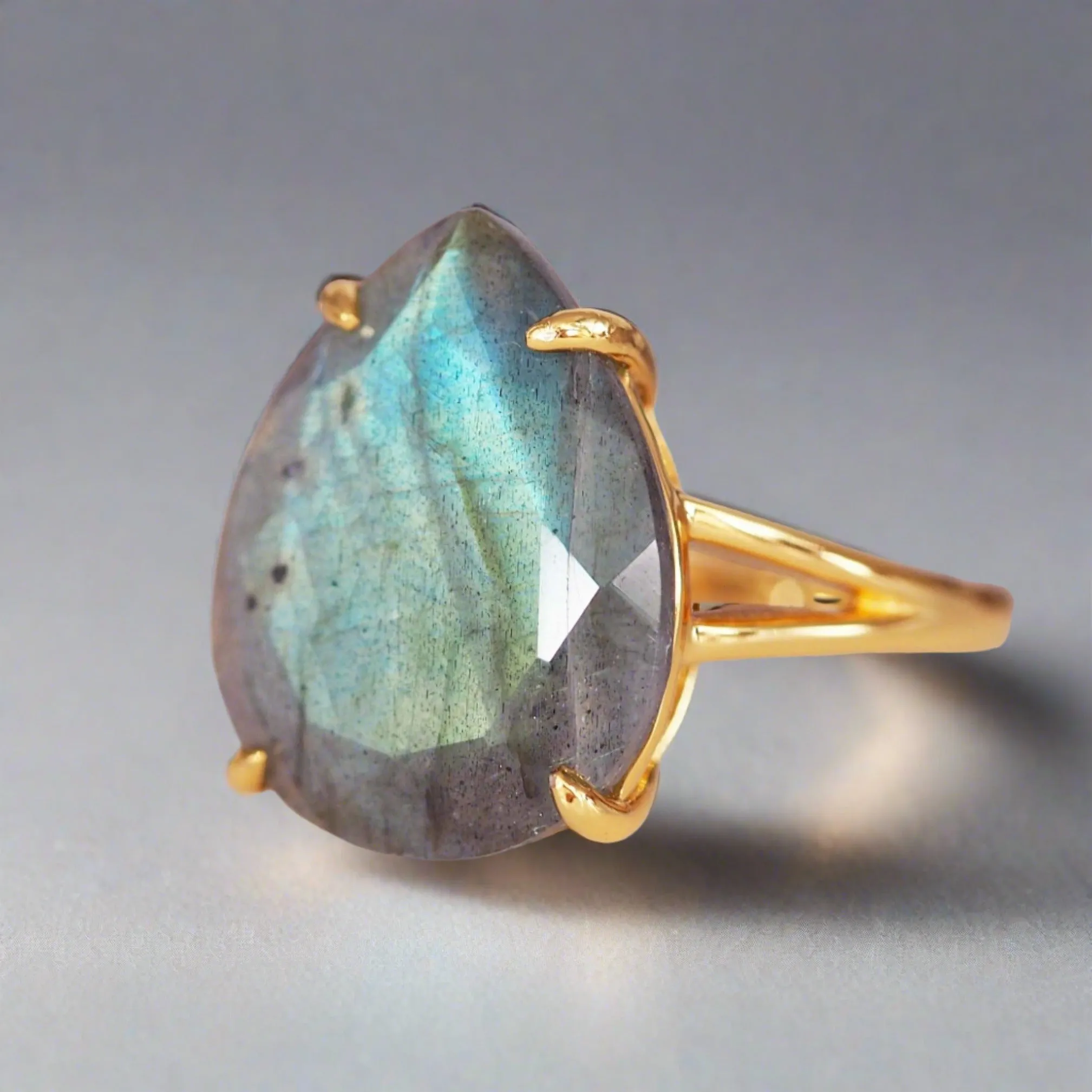 Gold Classic Rain Drop Labradorite Ring