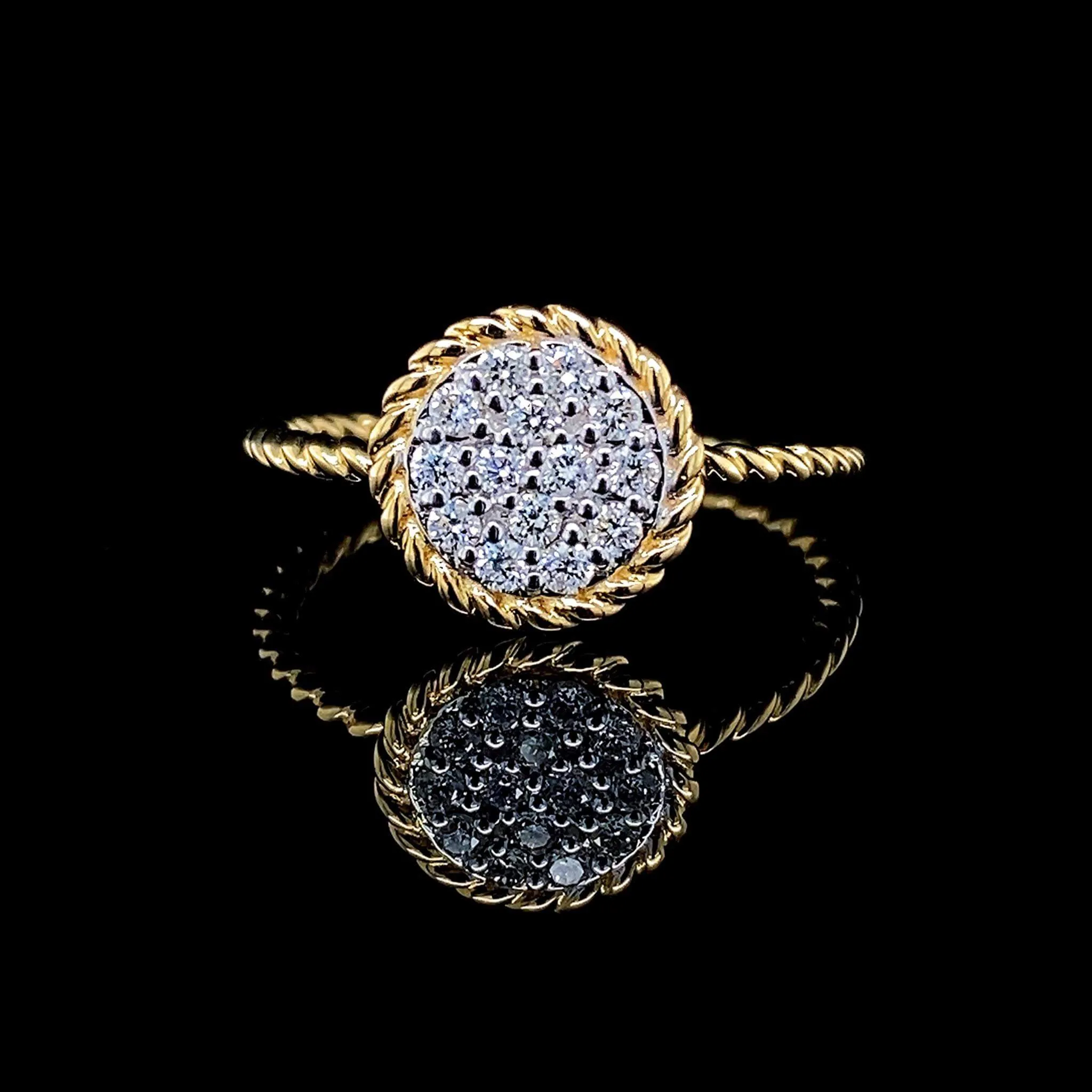 Golden Classic Round Diamond Ring 14kt