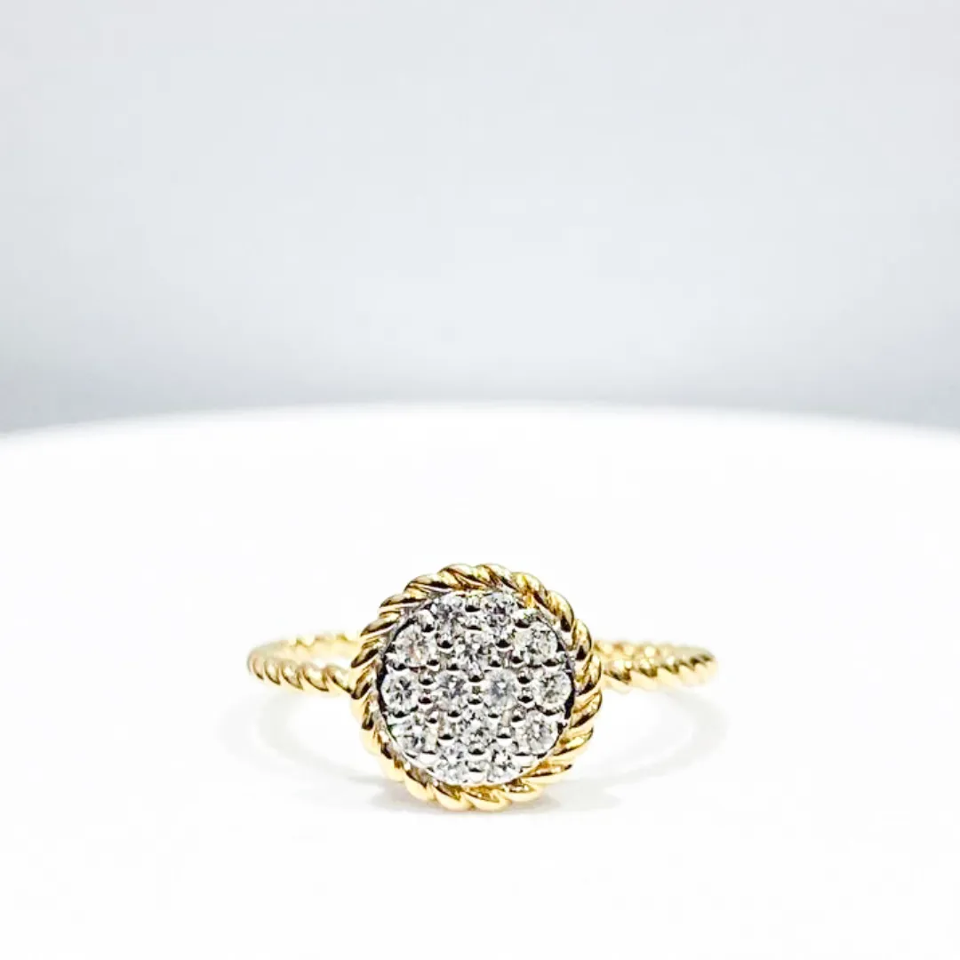 Golden Classic Round Diamond Ring 14kt