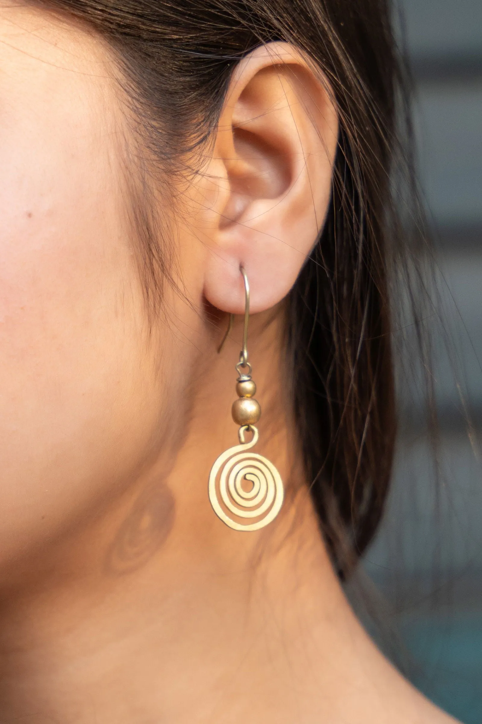 Handcrafted Lightweight Dokra Brass Round Spiral Earrings - Artisanal Spiral Design Jewelry Piece