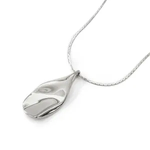 Petal Pendant Medium - Silver