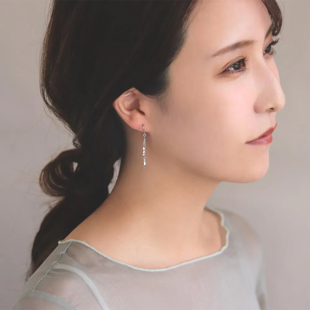 Pointer Swing Earrings