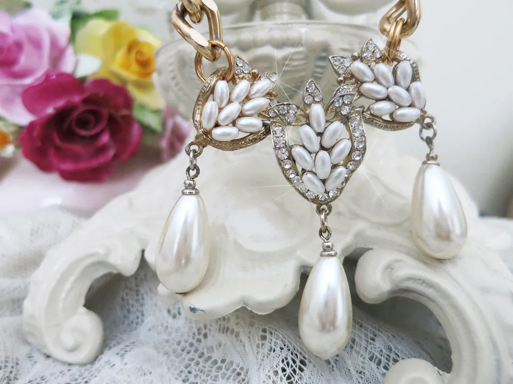 Triple Pearl Teardrop Necklace