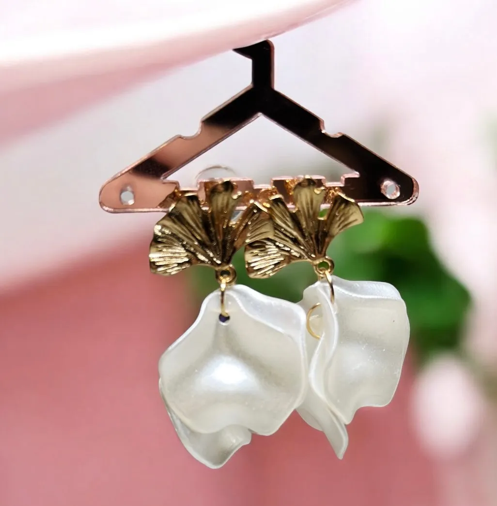 White - Pearl shinny white flowers earrings | ginkgo leaf flower earrings